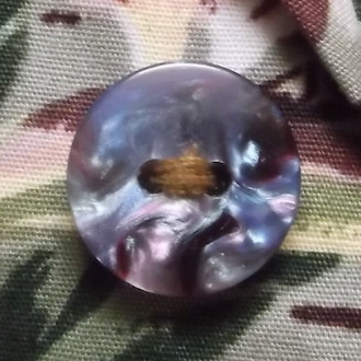 alohaland-button-close-up